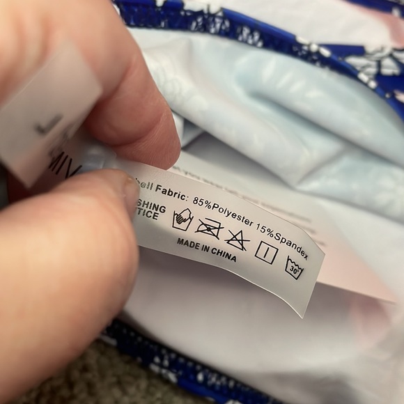 2/$30 New floral ruffle padded swim top in blue and white size Large - Picture 12 of 16
